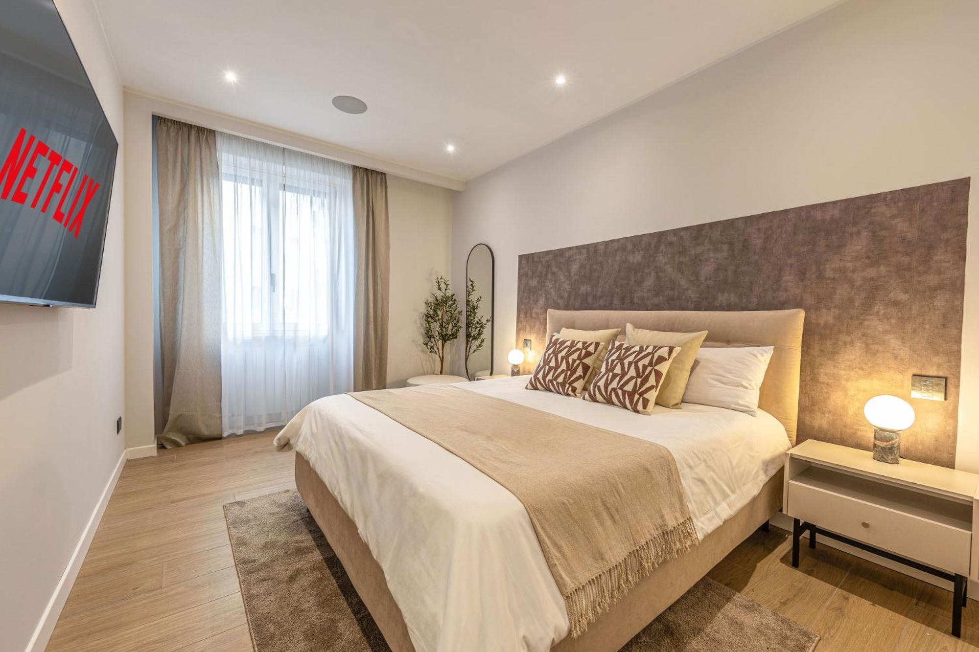 Luxury 2 Bedroom In *