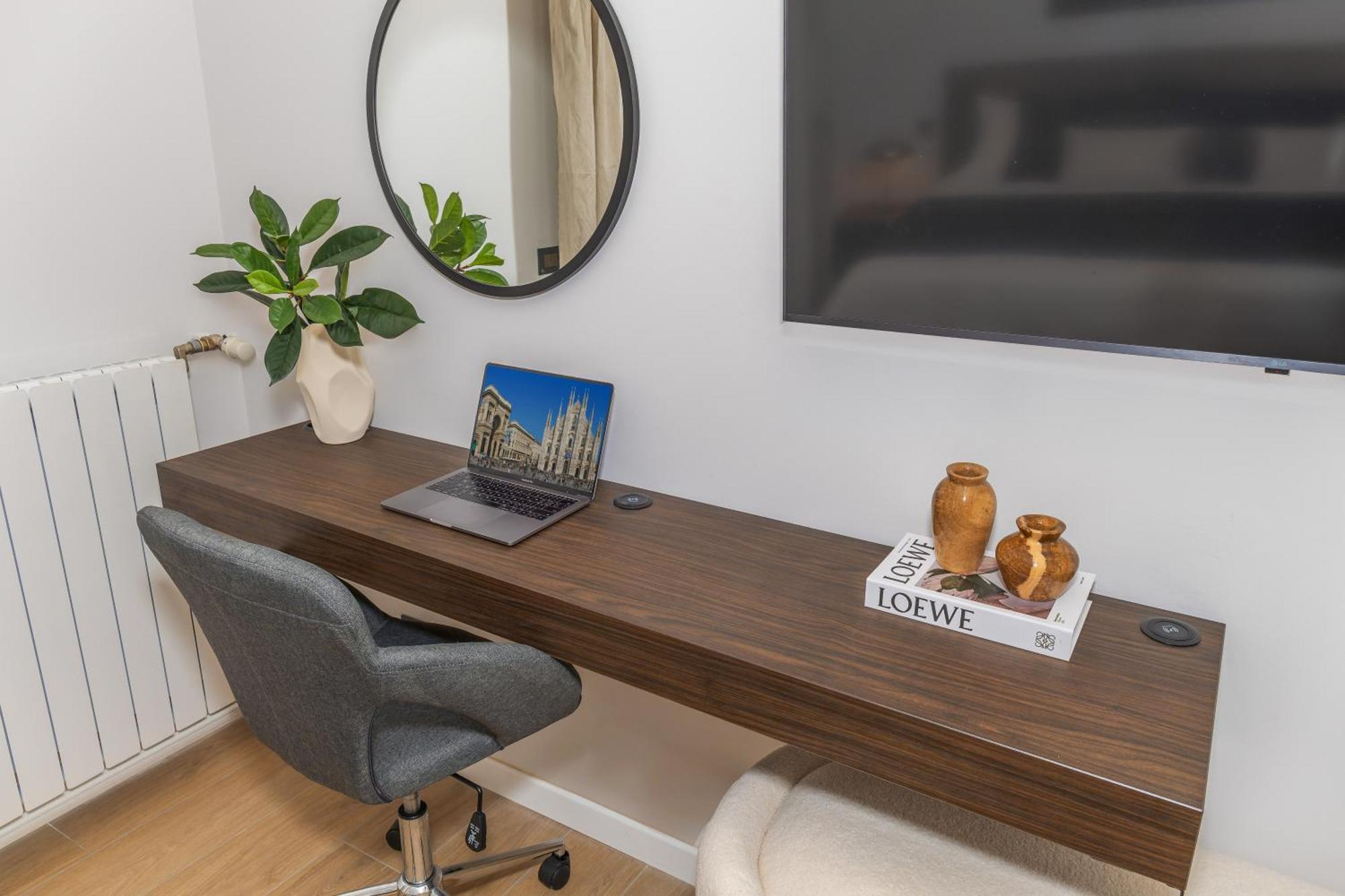 Luxury 2 Bedroom In *