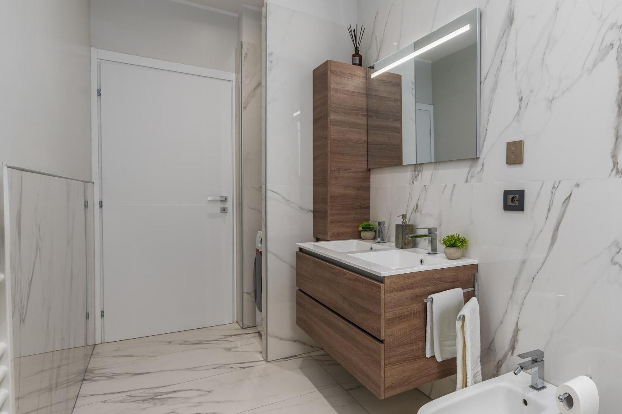 Luxury 2 Bedroom In Appartement Milan