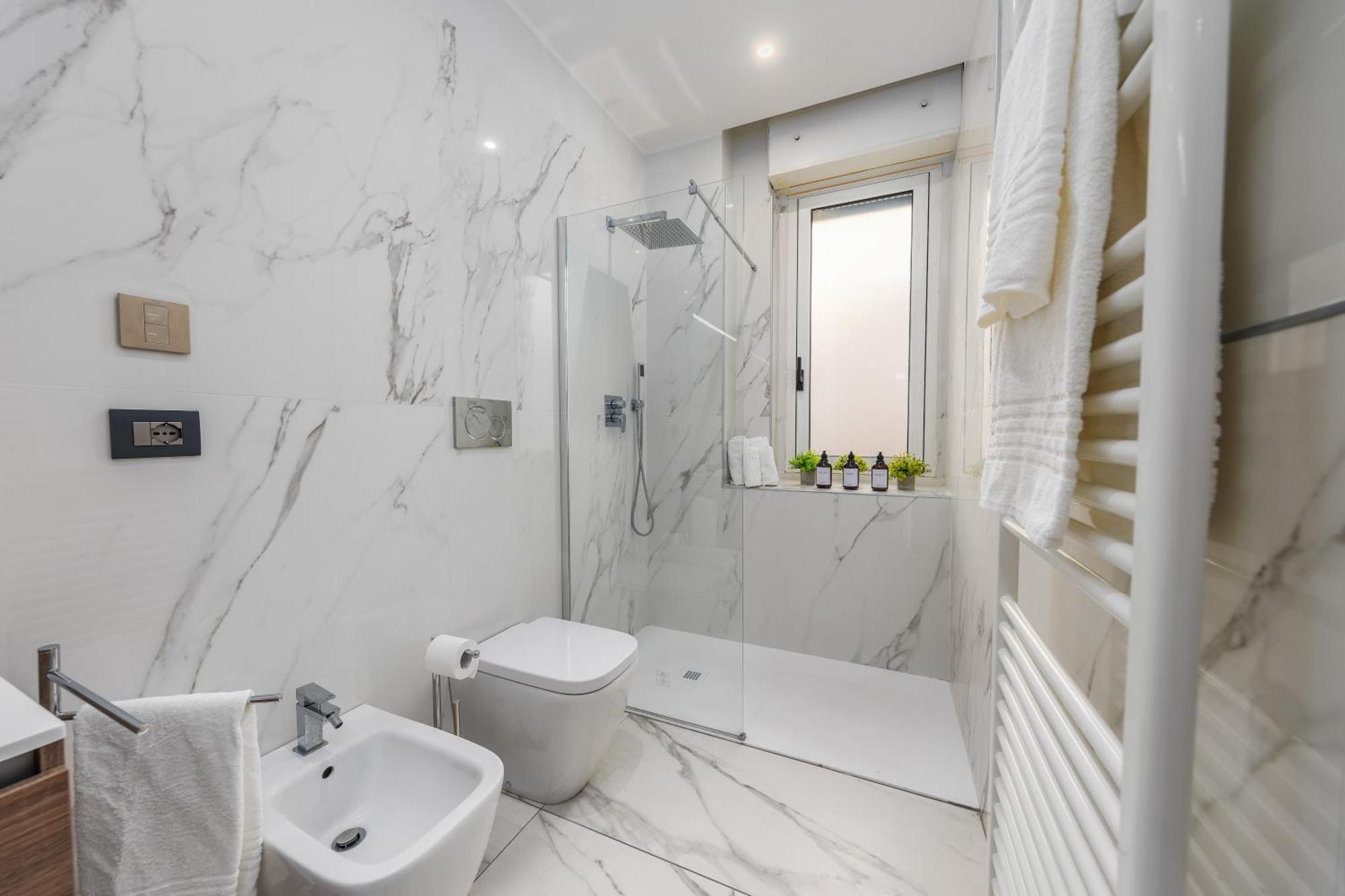 Luxury 2 Bedroom In *